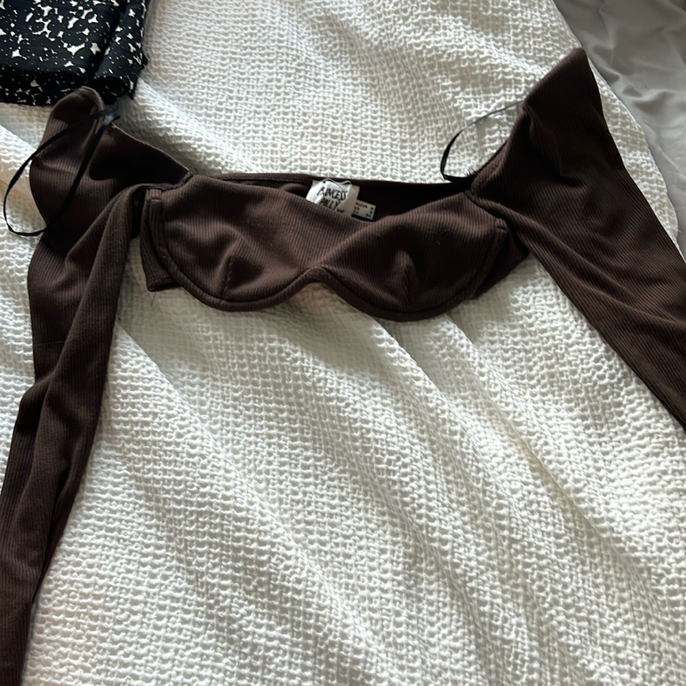 Size 2 Princess Polly brown crop